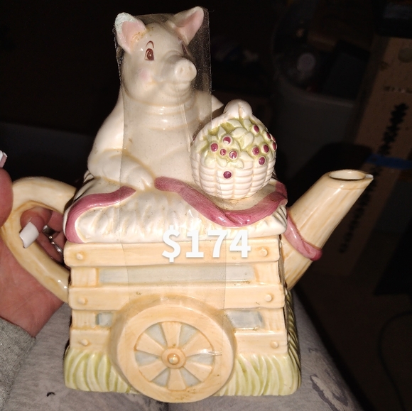 Adorable teapot